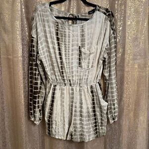 Akaiv Olive Green Tie Dye Rayon Long Sleeve Shorts Romper NWT